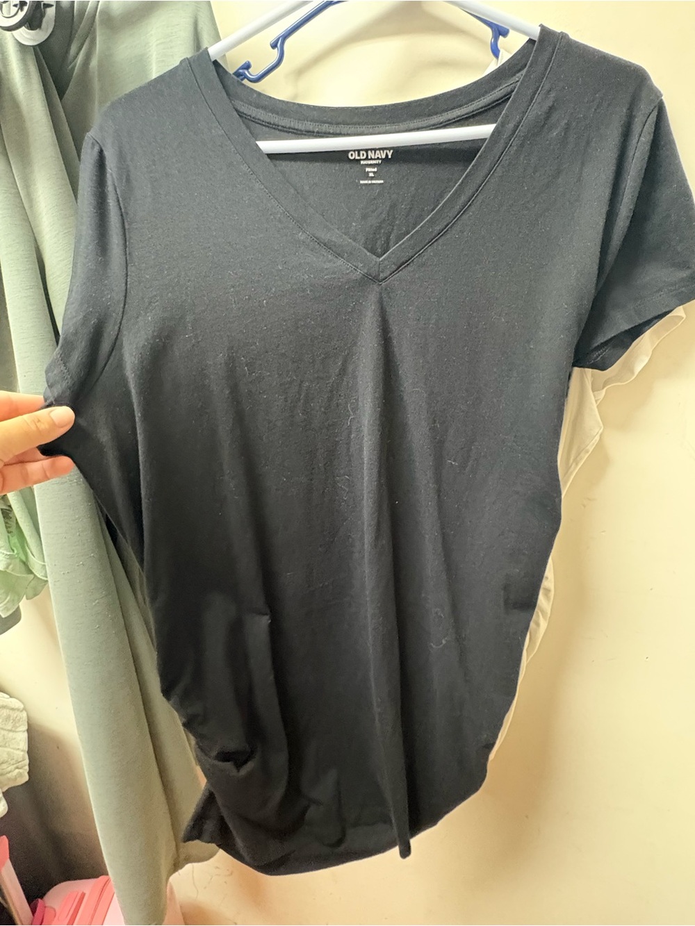 Maternity Old Navy Women's Black V-Neck Tee